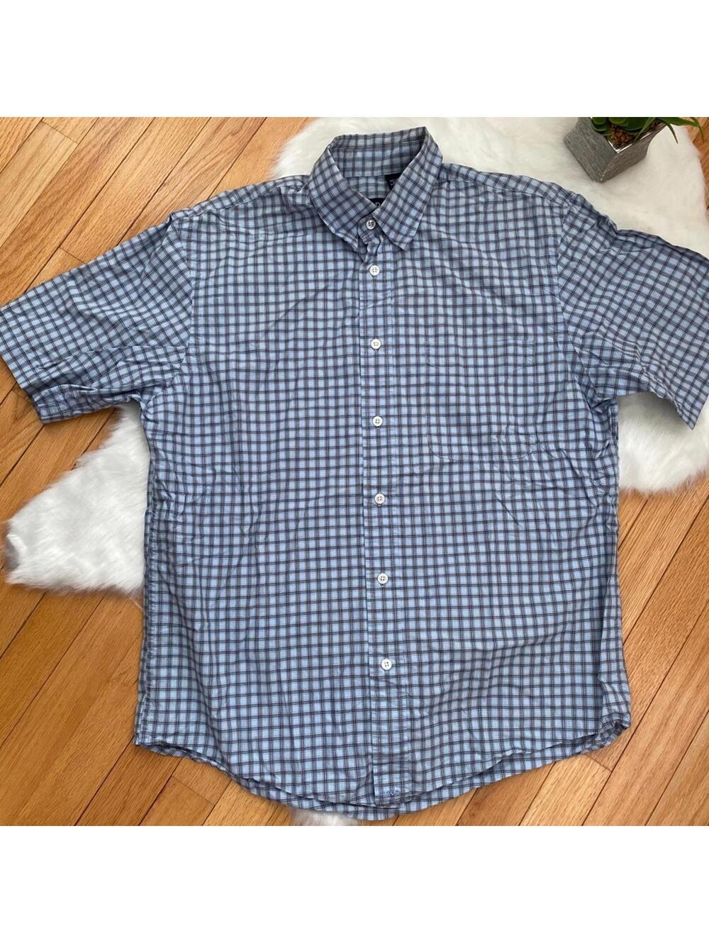 IZOD Blue Checkered Short Sleeve Button-Up Shirt Medium
